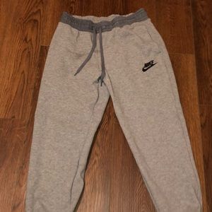 Women’s Nike sweatpants